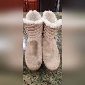 Tory burch tan suede leather ankle zip boots size 7m